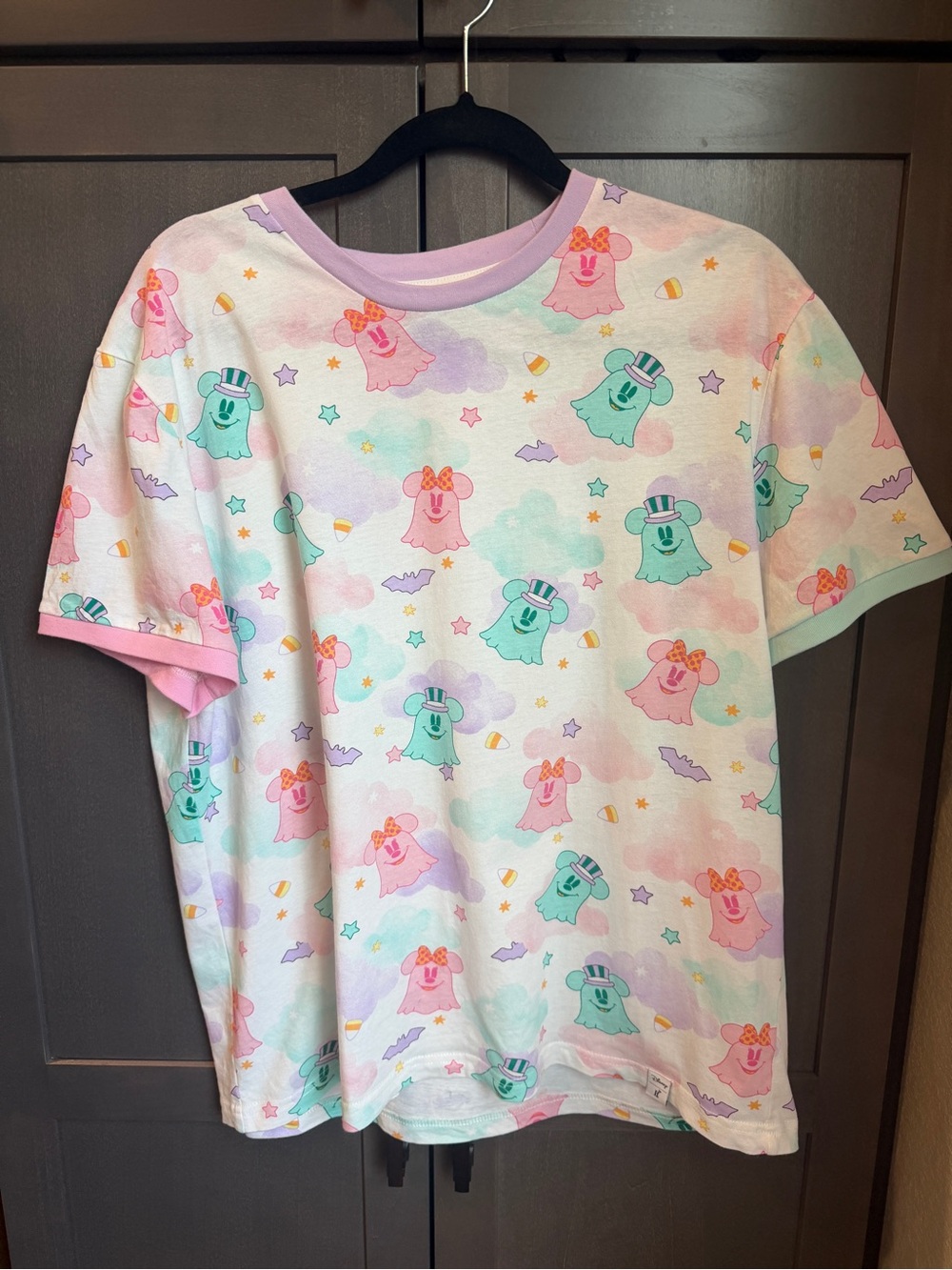 loungefly pastel ghost t-shirt size large